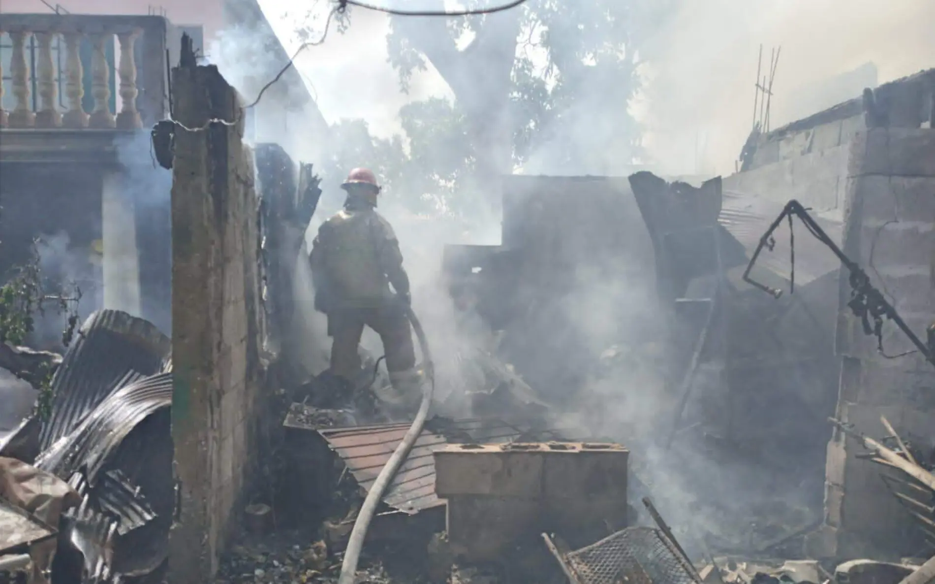 Explosión en vivienda de la colonia López Portillo Bomberos Zona Norte (2)